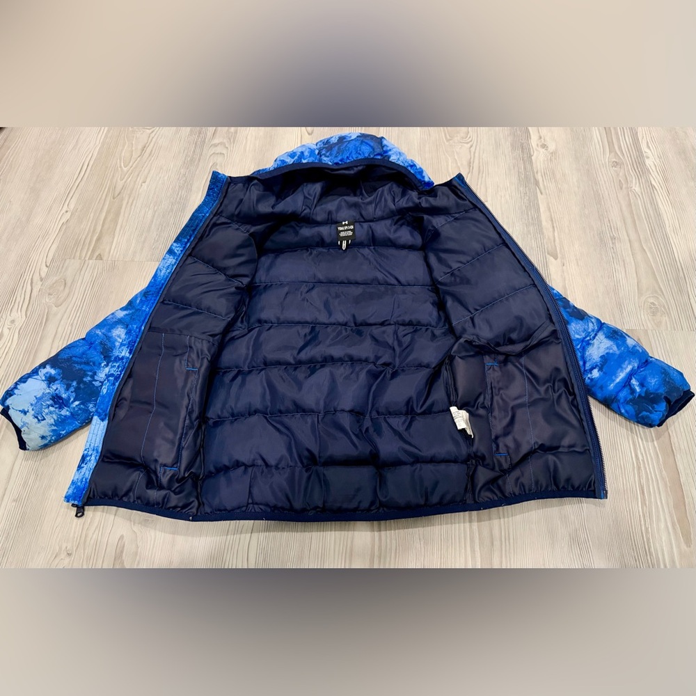 UNDER ARMOUR Kids Winter Puffer Jacket. Blue & white print. Size Small. GUC. - Picture 3 of 8